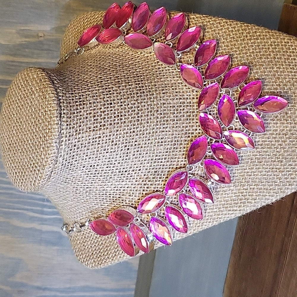 Beautiful Pink Mystic Topaz Necklace - NWOT - Adjustable